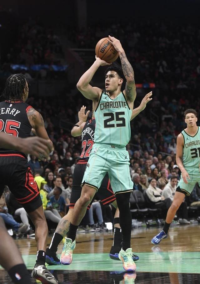 夏洛特黄蜂迎德甲关键赛，集结日调整名单，底气十足，球探报告显示潜力的简单介绍